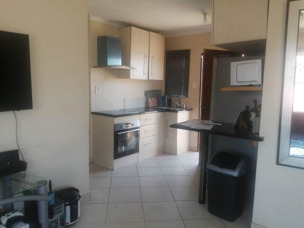 3 Bed House in Riverlea photo number 4