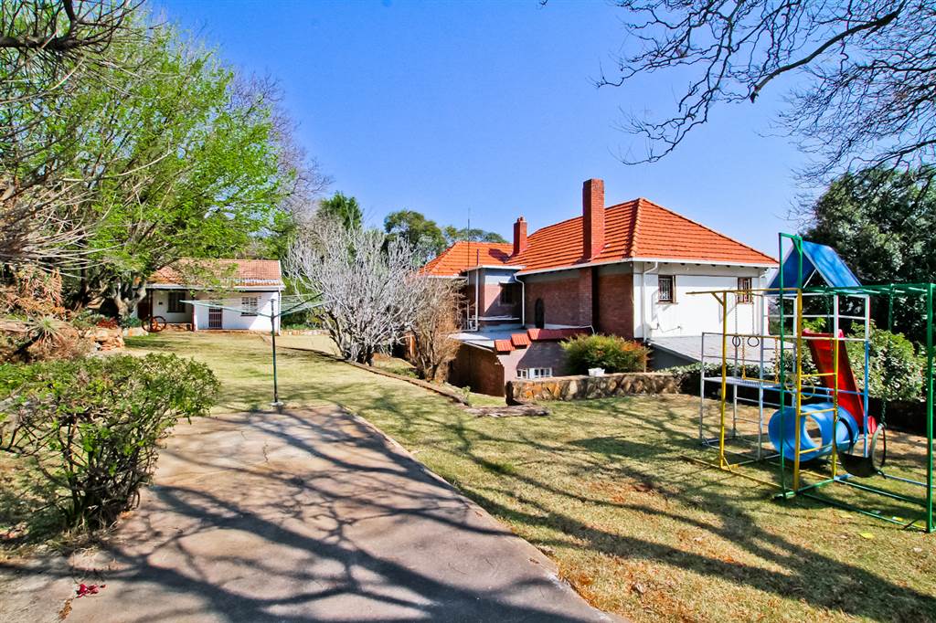 4 Bed House in Observatory photo number 27