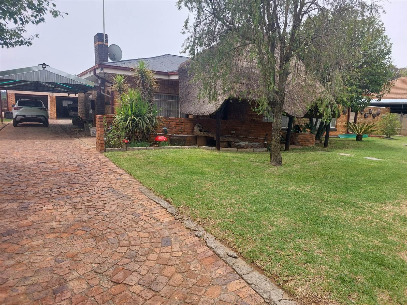 3 Bed House in Vereeniging Central photo number 2