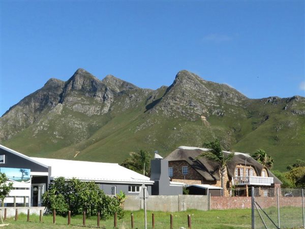 963 m² Land