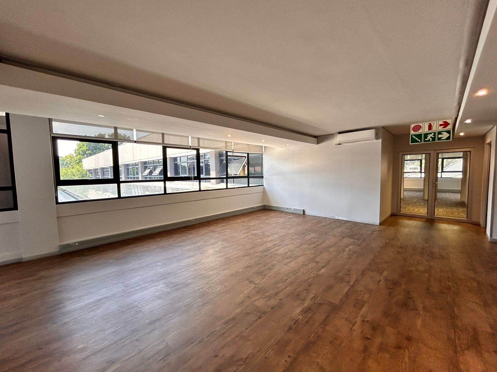 100  m² Commercial space in Greenside photo number 8