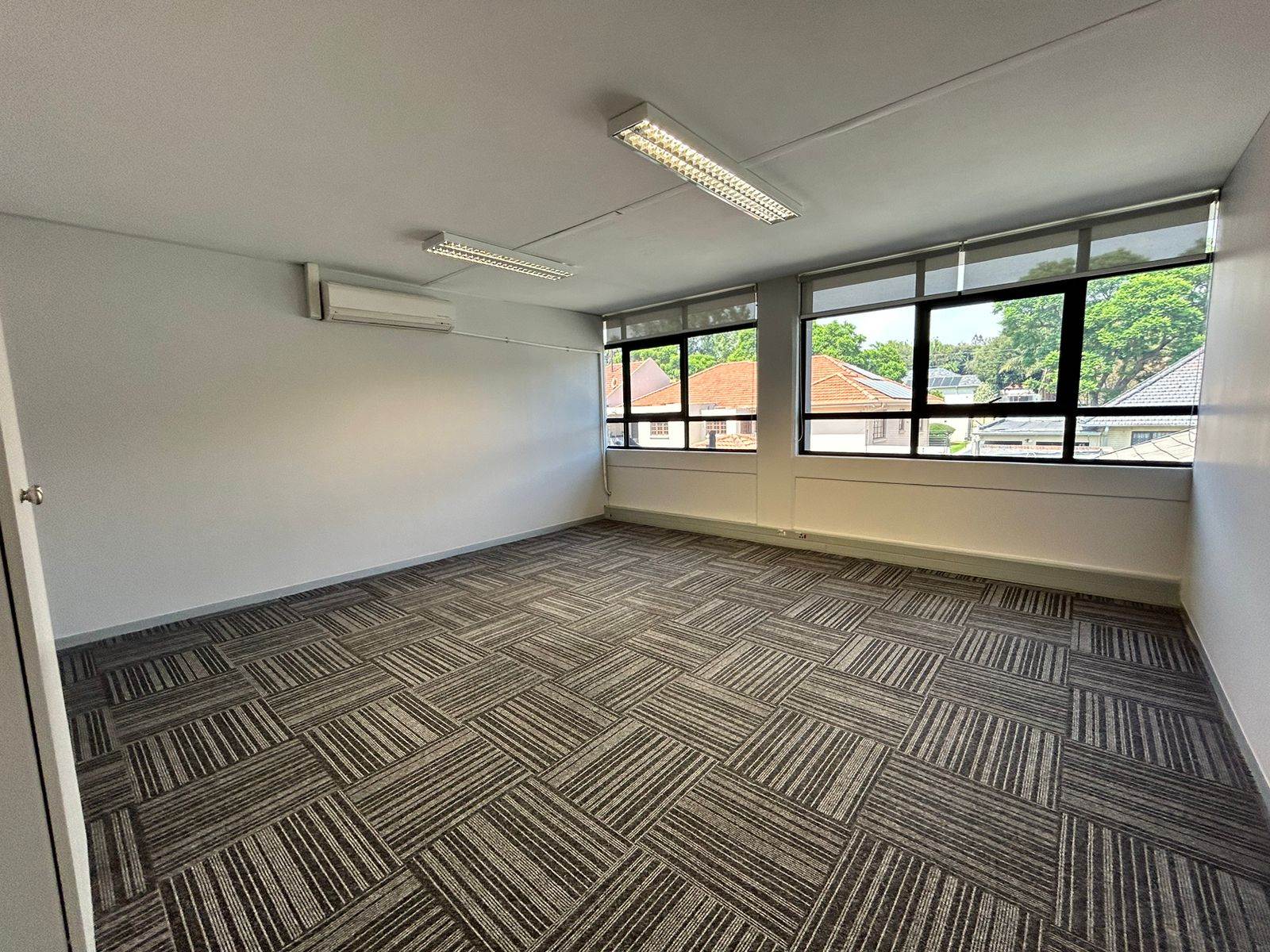 100  m² Commercial space in Greenside photo number 3