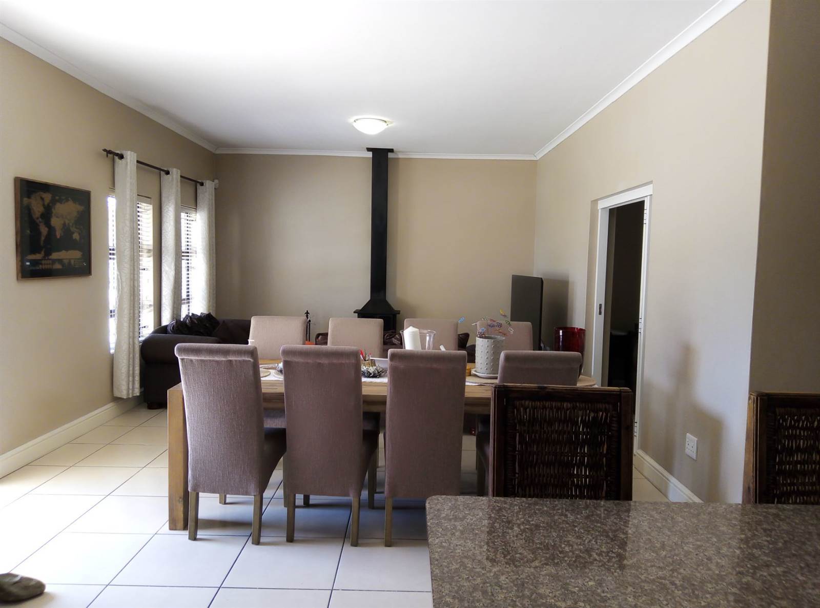 3 Bed House in Somerset West Central photo number 6