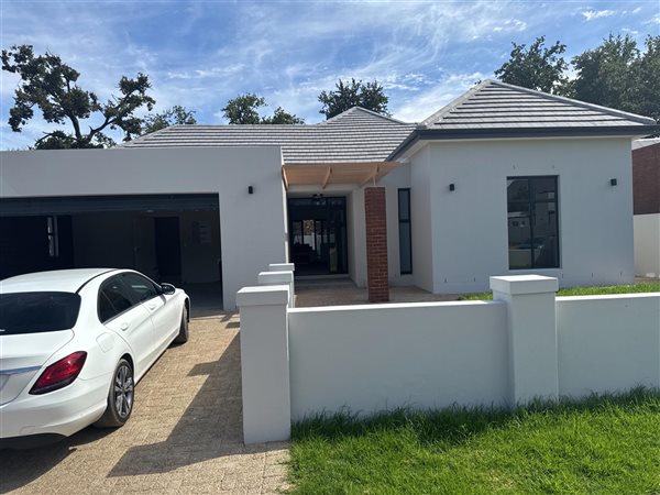 4 Bedroom House 4 Bedroom House