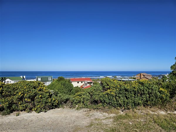 1187 m² Land available in Pearly Beach