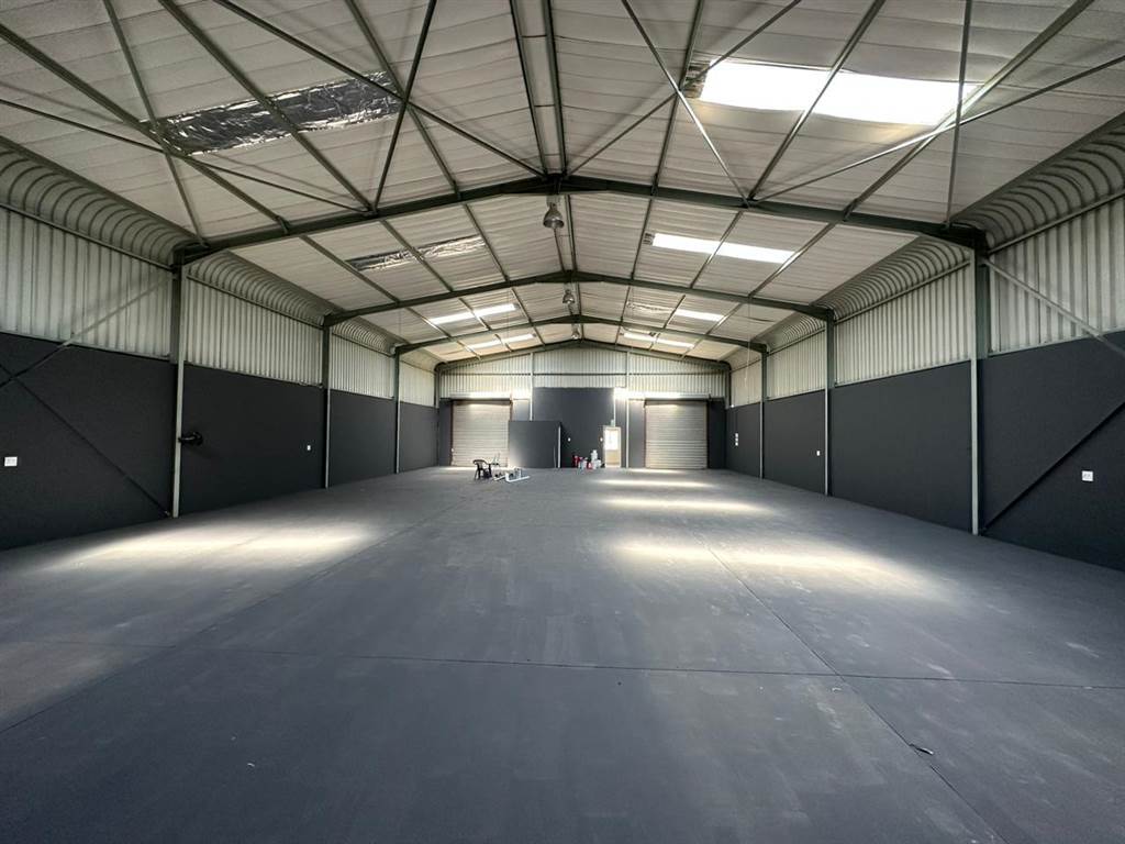 420  m² Industrial space in Laser Park photo number 5