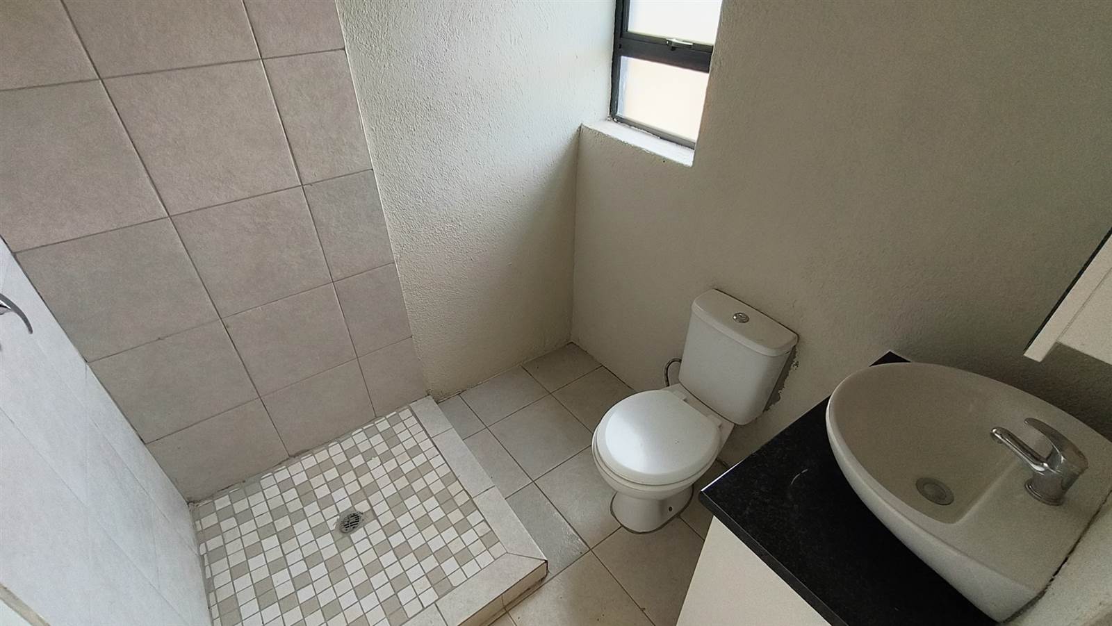 1 Bed Apartment in Graskop photo number 8
