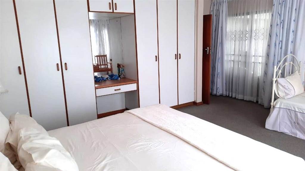 3 Bed Apartment in Manaba photo number 8