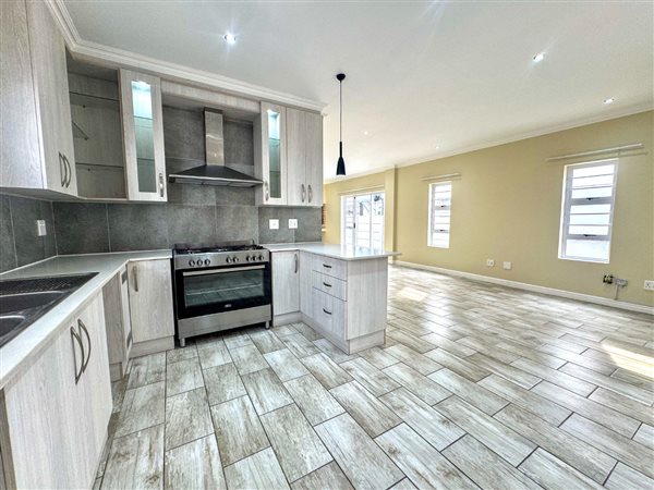 3 Bedroom Townhouse 3 Bedroom Townhouse
