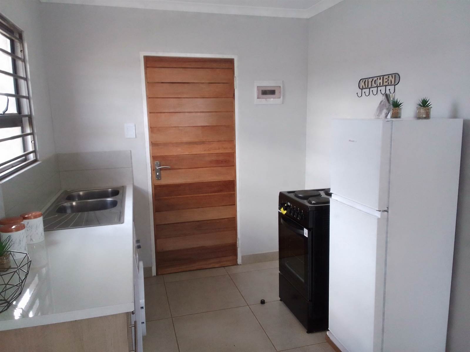3 Bed House in Sebokeng Zone 10 photo number 6
