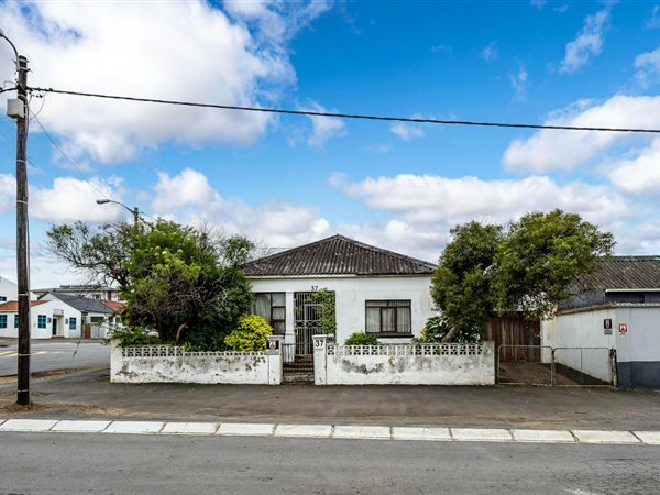 3 Bedroom House 3 Bedroom House