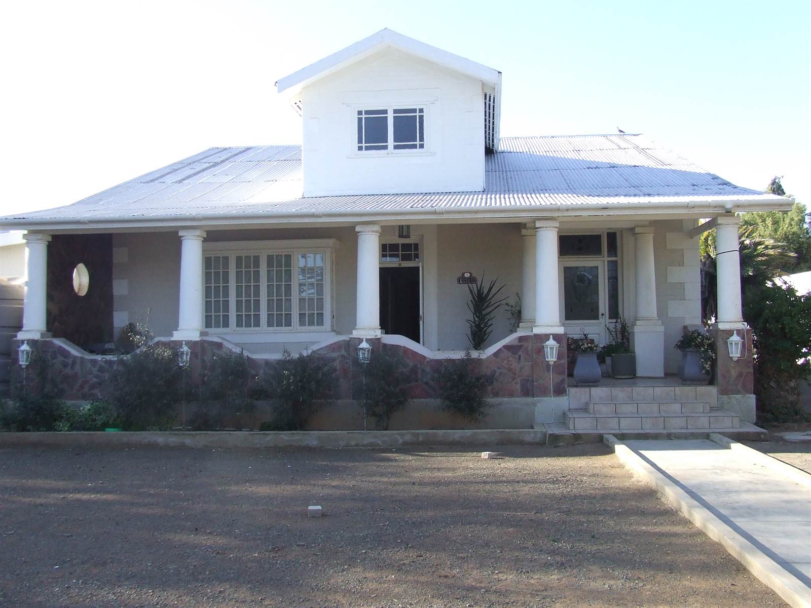3 Bed House in Calvinia photo number 2