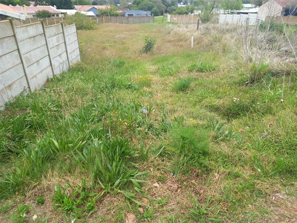 704 m² Land available in Albertinia