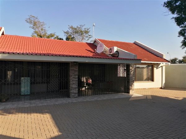 4 Bed House in Wilgeheuwel