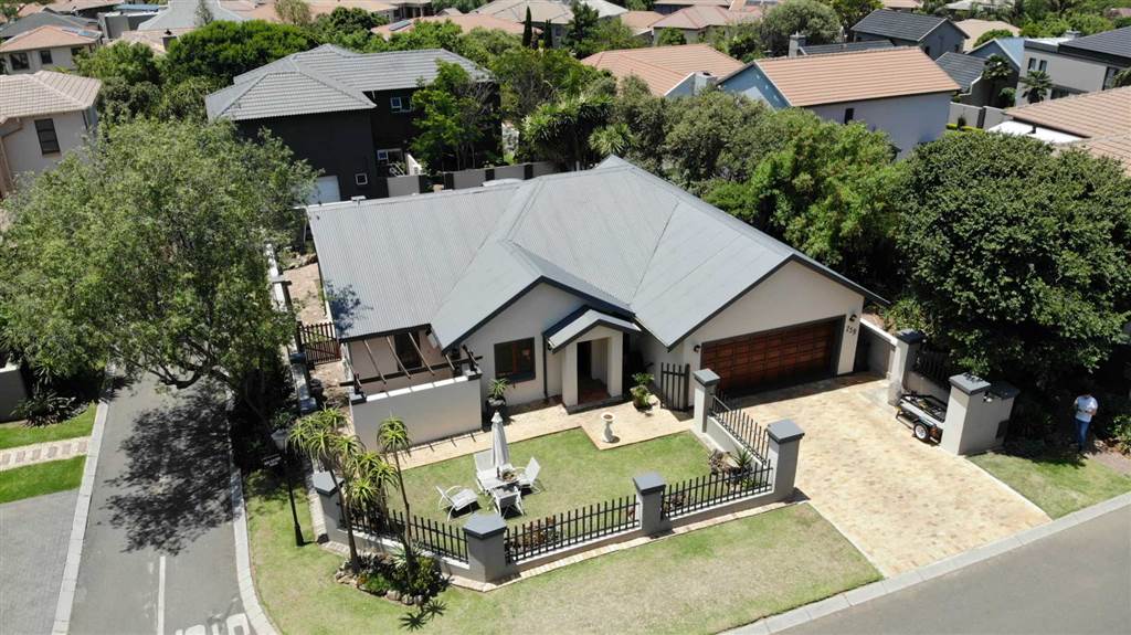 3 Bed House in Greenstone Hill photo number 2