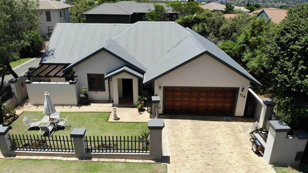 3 Bed House in Greenstone Hill photo number 1