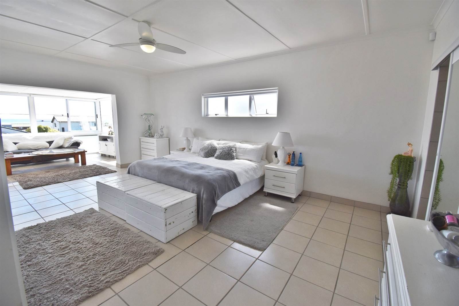 6 Bed House in Struisbaai photo number 15