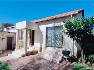 3 Bed Townhouse in North Riding AH