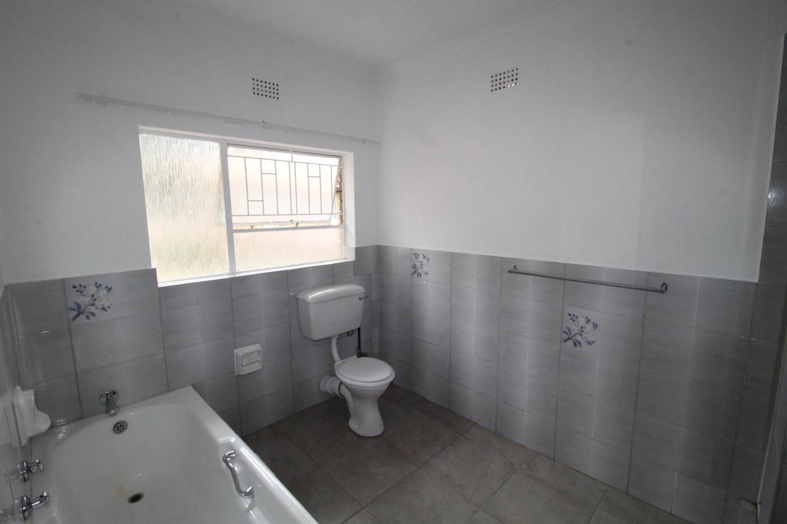 3 Bed Apartment in Benoni Central photo number 24