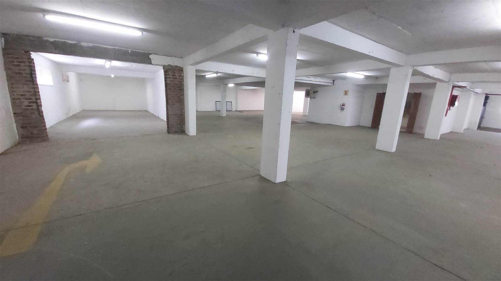 2666  m² Commercial space in Sonheuwel photo number 16