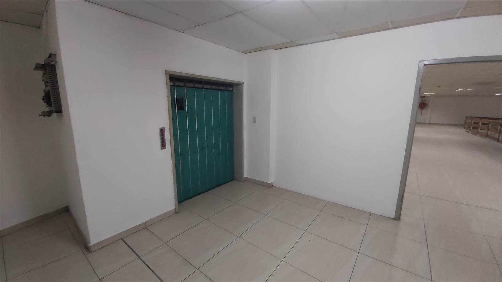 2666  m² Commercial space in Sonheuwel photo number 13