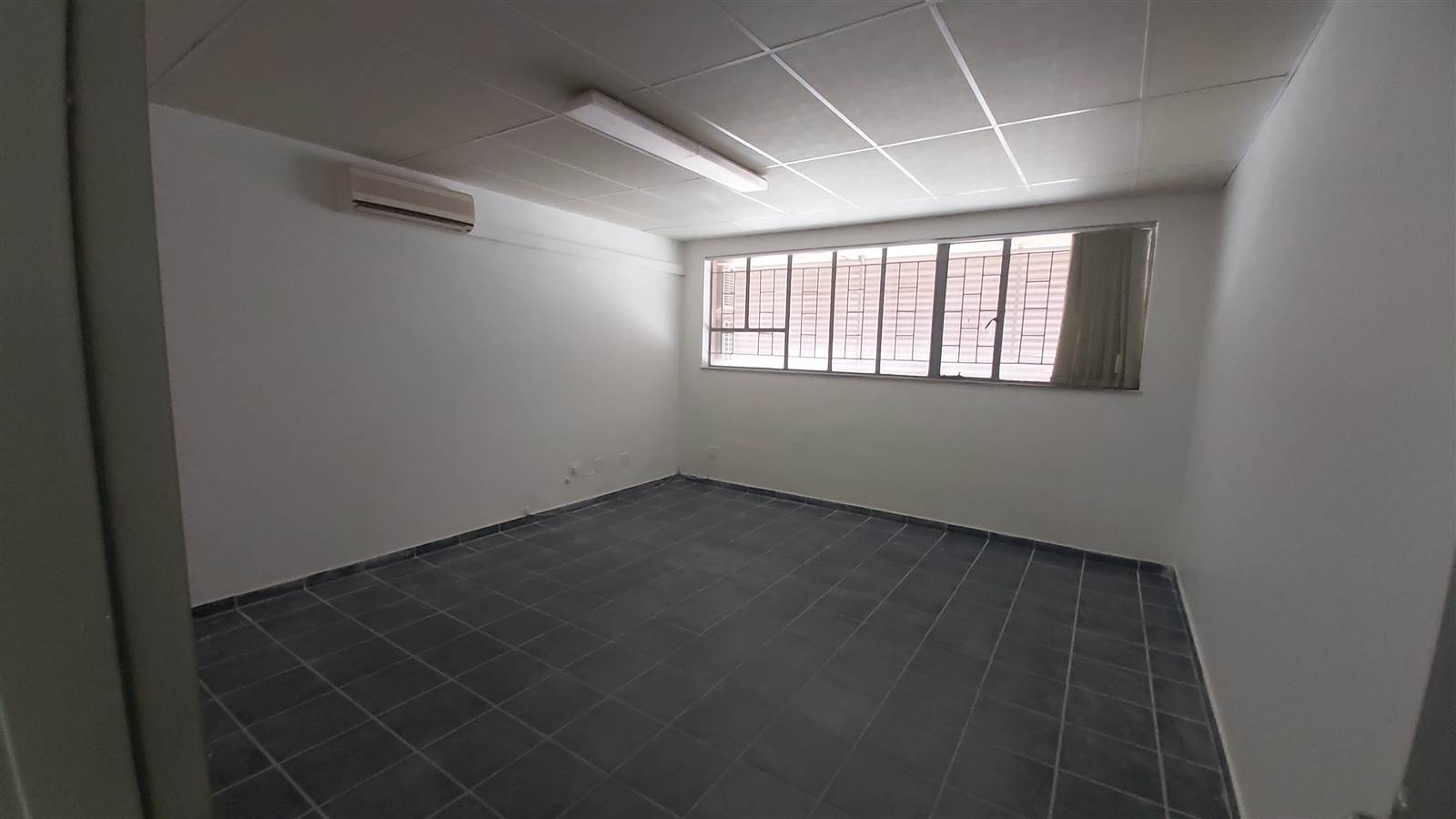 2666  m² Commercial space in Sonheuwel photo number 6