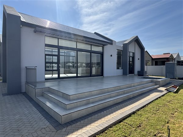 4 Bedroom House 4 Bedroom House
