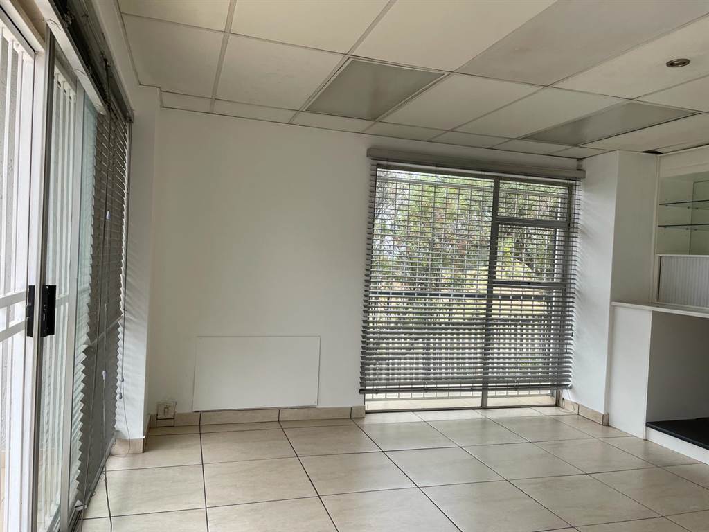 231  m² Commercial space in Kyalami photo number 15