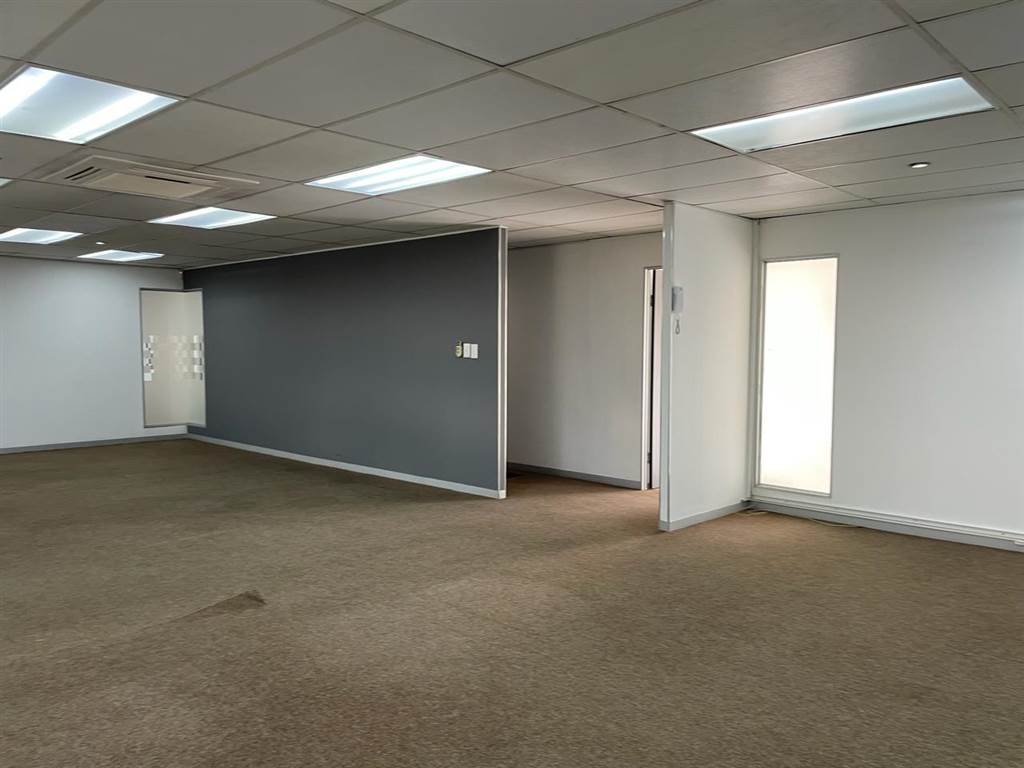 231  m² Commercial space in Kyalami photo number 25