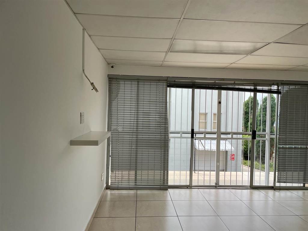 231  m² Commercial space in Kyalami photo number 24