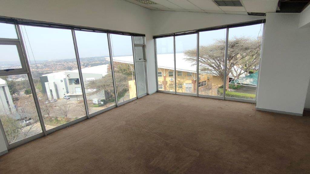 242  m² Commercial space in Kyalami photo number 15