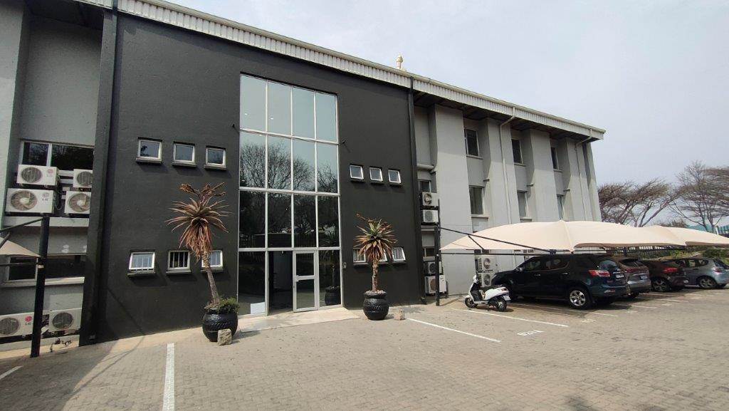 242  m² Commercial space in Kyalami photo number 3
