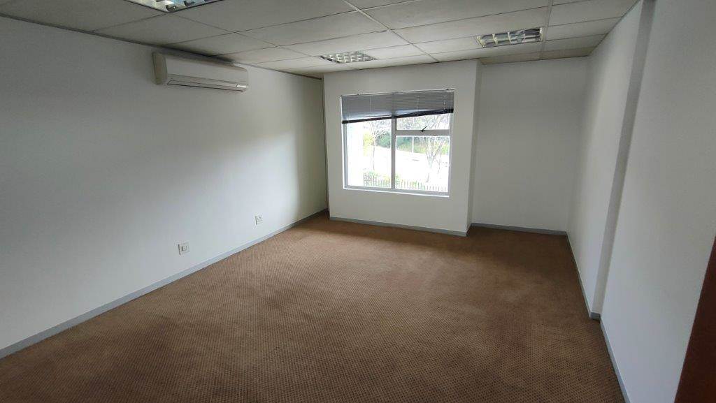 242  m² Commercial space in Kyalami photo number 11