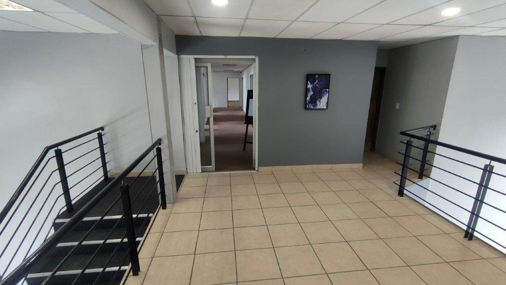242  m² Commercial space in Kyalami photo number 5