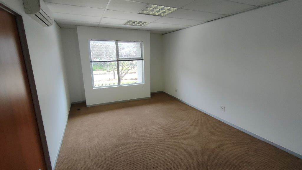 242  m² Commercial space in Kyalami photo number 20