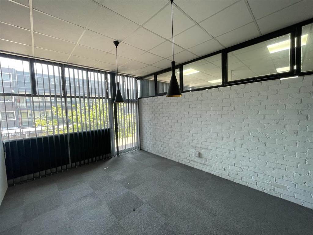 130  m² Commercial space in Bramley photo number 7