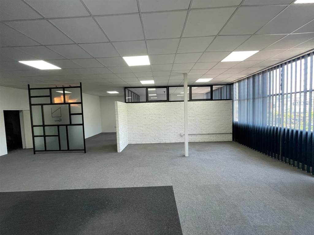 130  m² Commercial space in Bramley photo number 9
