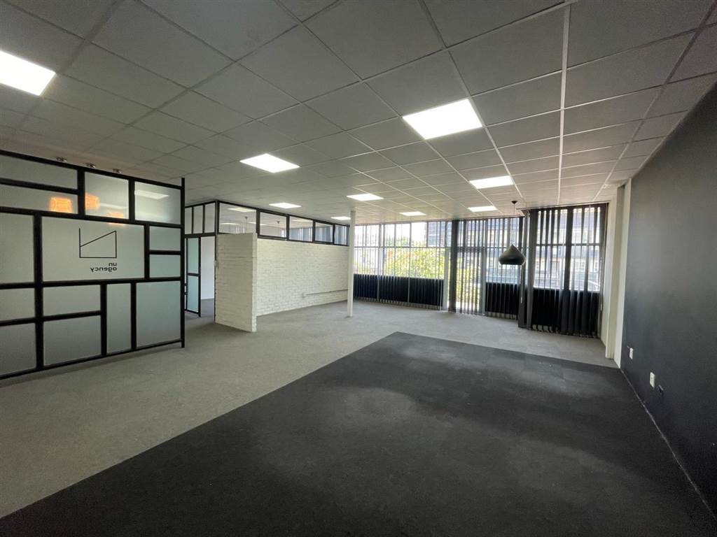 130  m² Commercial space in Bramley photo number 13