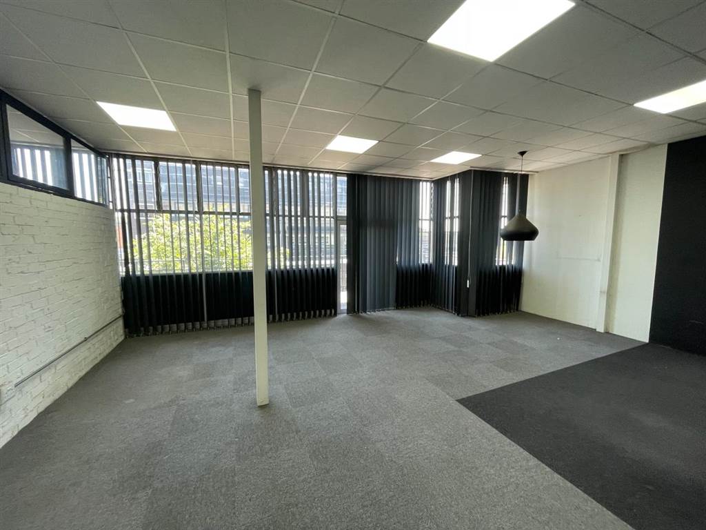130  m² Commercial space in Bramley photo number 6