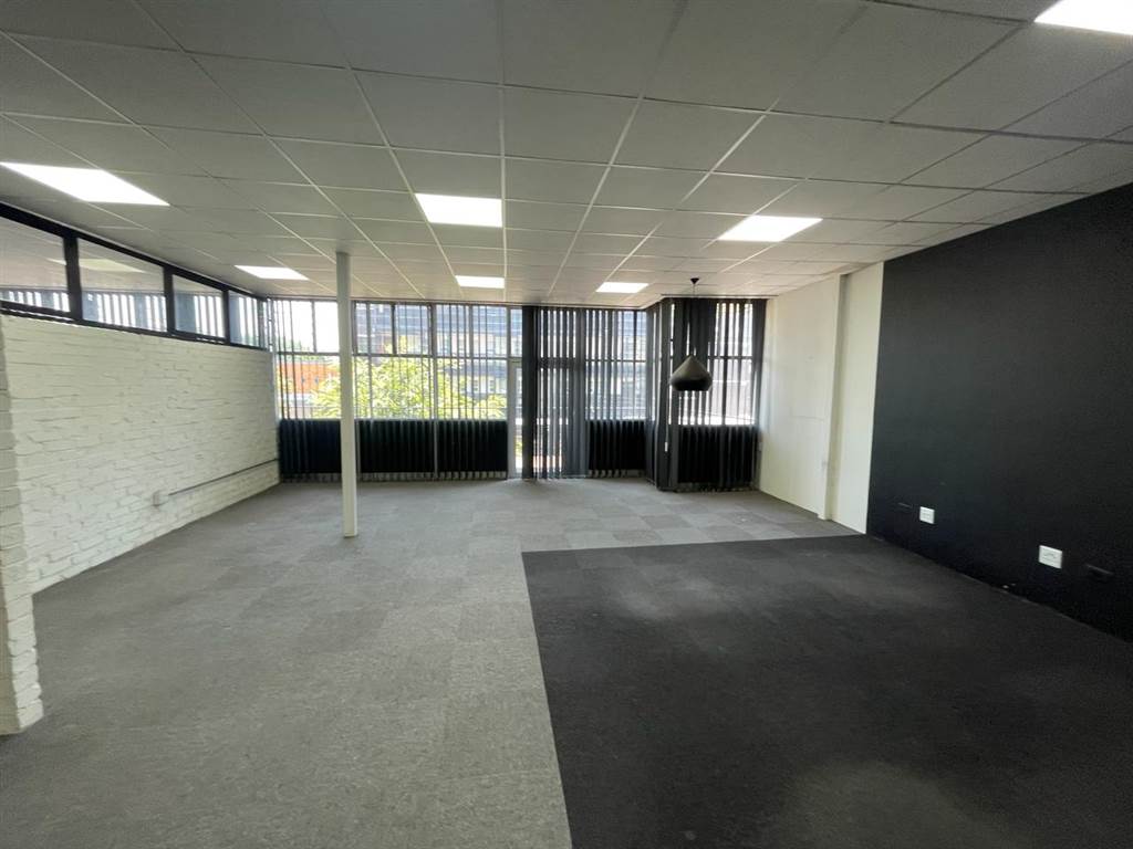 130  m² Commercial space in Bramley photo number 15