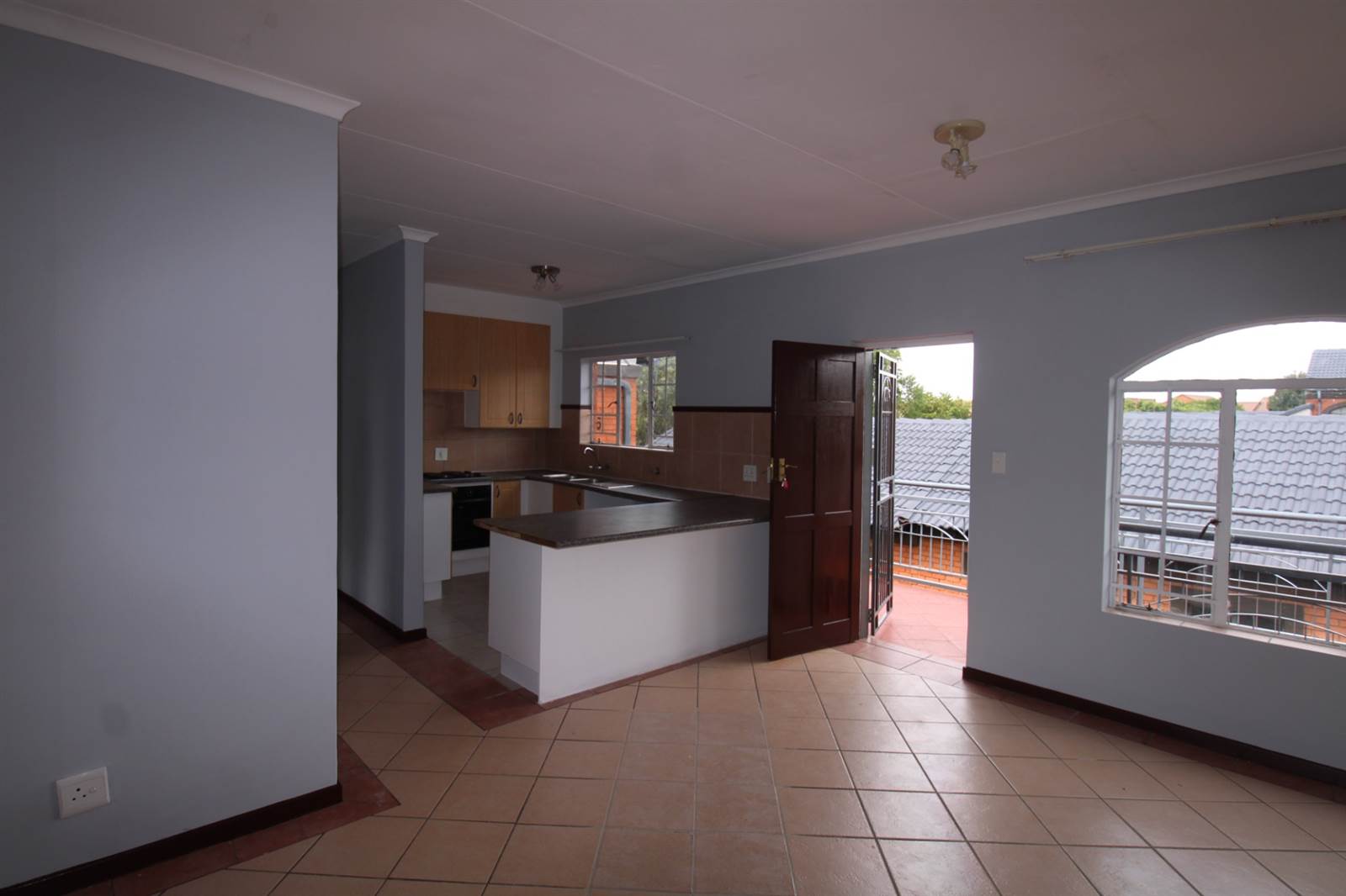 2 Bed Apartment in Mooikloof Equestrian Estate photo number 7
