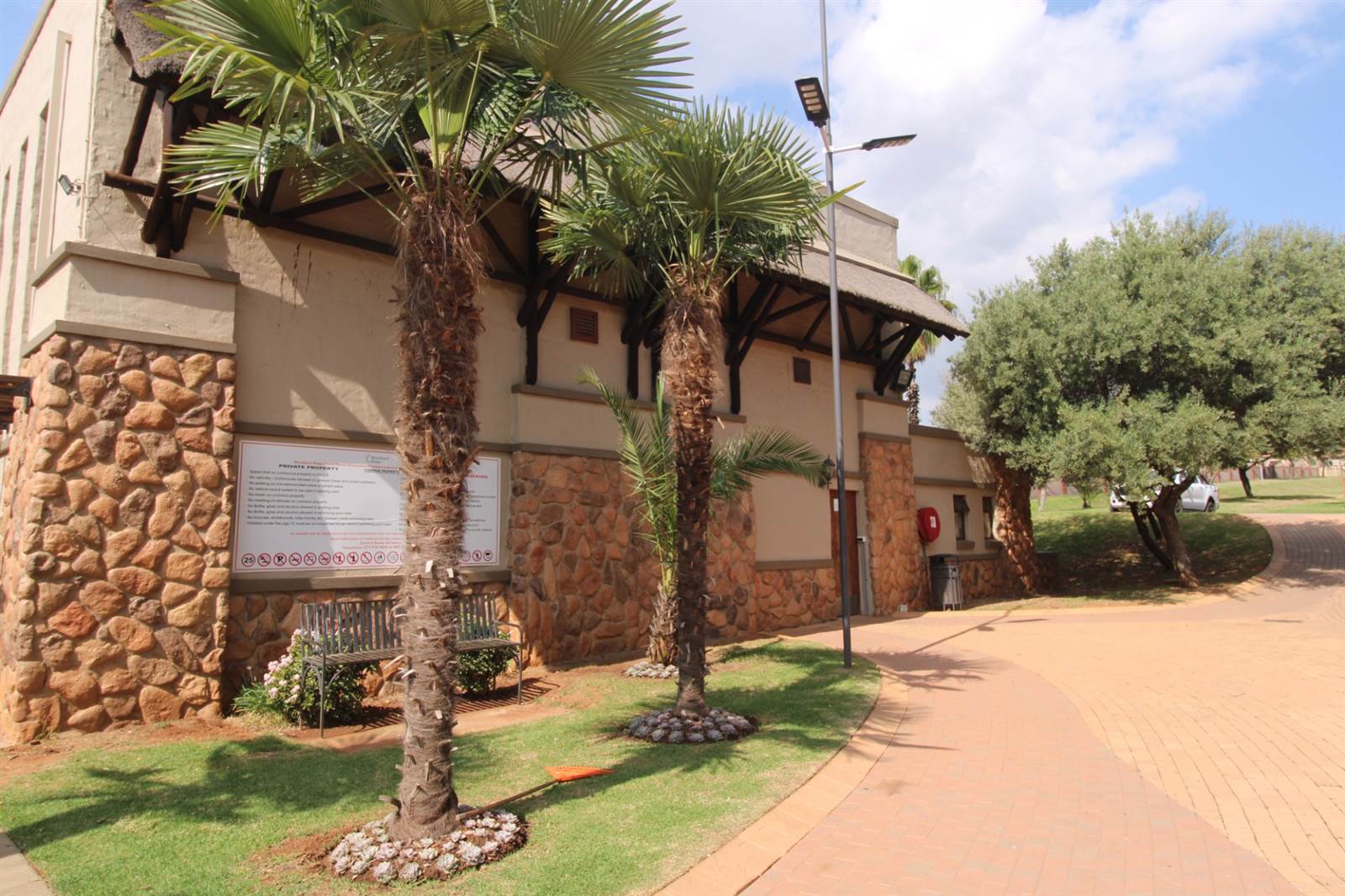 2 Bed Apartment in Mooikloof Equestrian Estate photo number 12