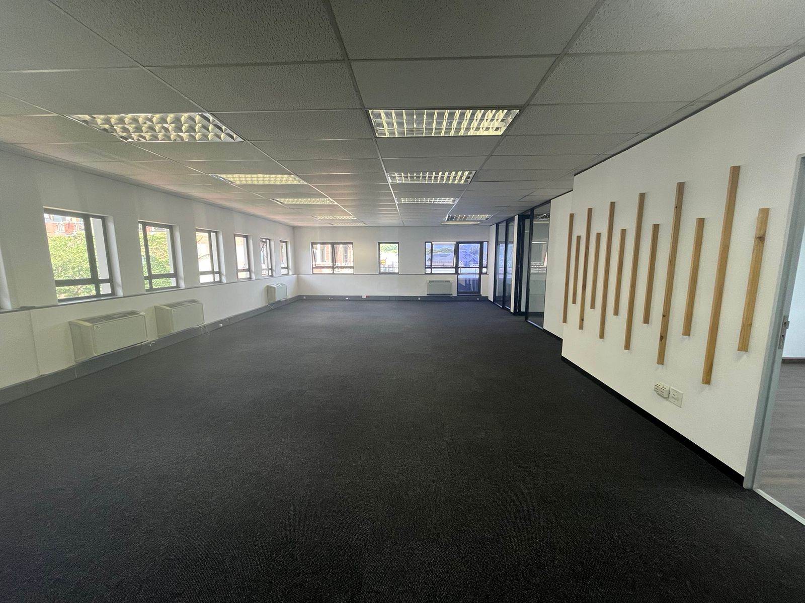 194.72  m² Commercial space in Hyde Park photo number 2