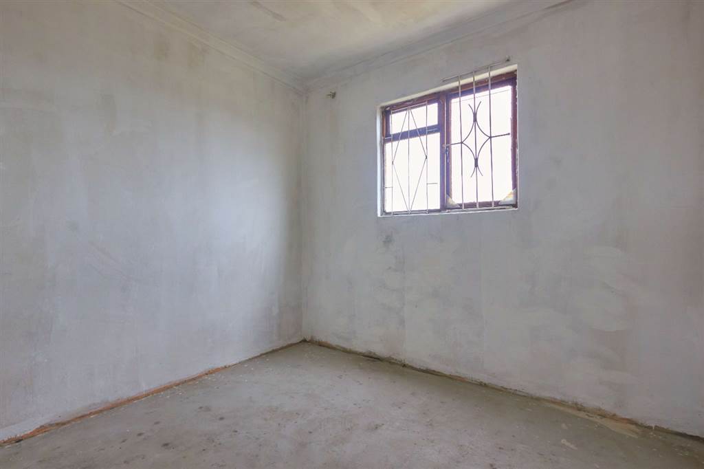 6 Bed House in Khayelitsha photo number 18