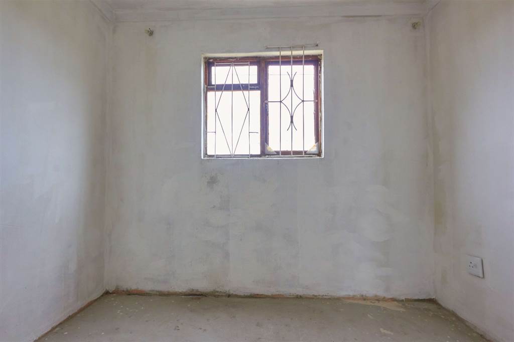 6 Bed House in Khayelitsha photo number 21
