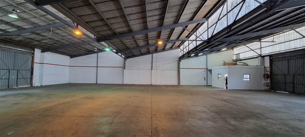 1466  m² Industrial space in Airport Industria photo number 22