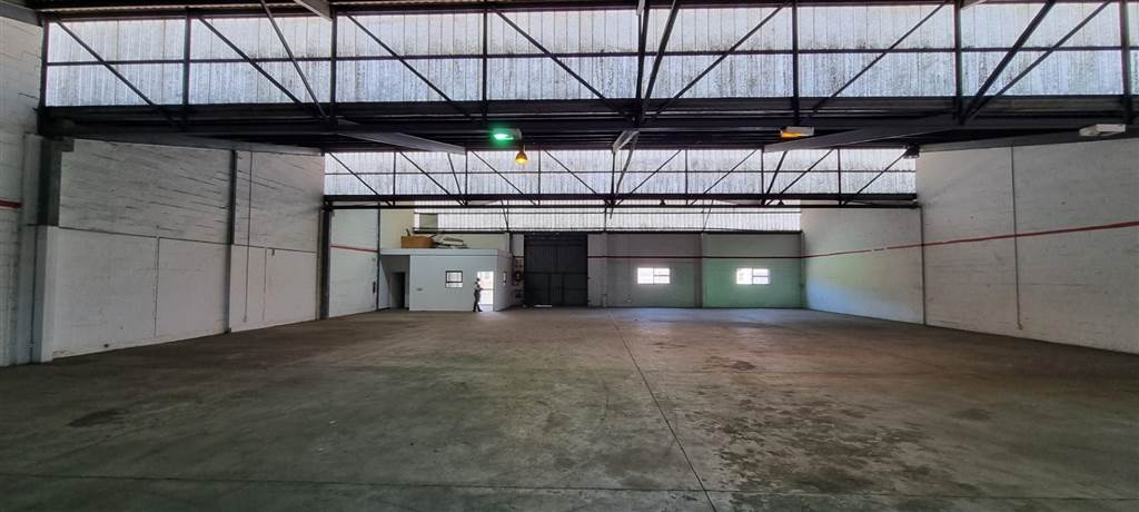 1466  m² Industrial space in Airport Industria photo number 20