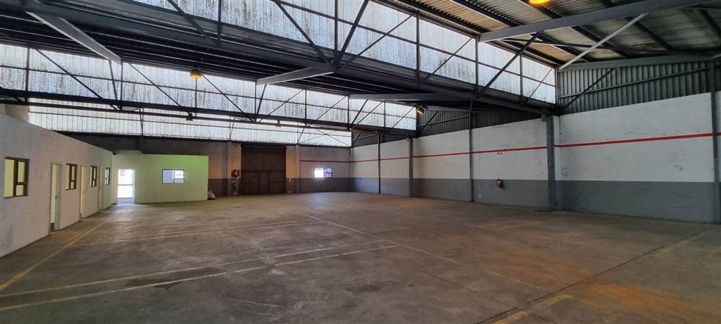 1466  m² Industrial space in Airport Industria photo number 9