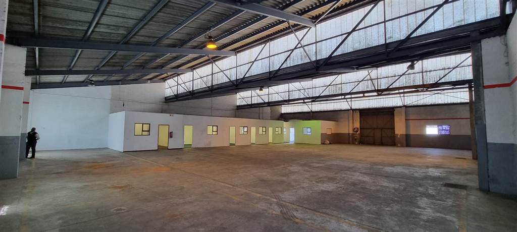 1466  m² Industrial space in Airport Industria photo number 11
