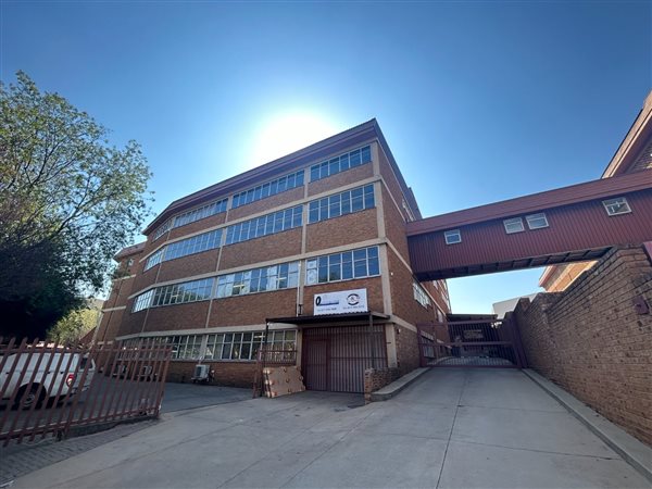 1 245  m² Industrial space